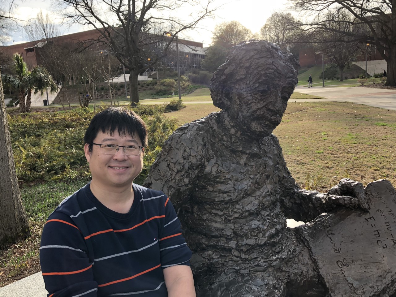 Dr An Xinliang has written a general science article (in Chinese) on the mathematical exploration of black hole formation and its connection to nonlinear wave equations