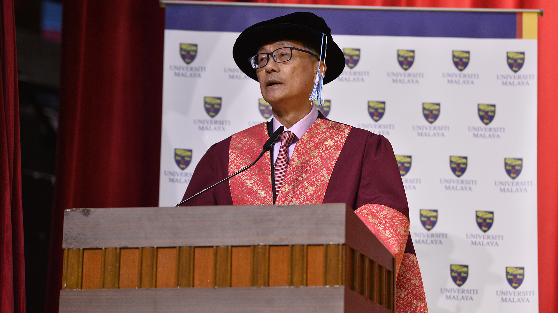 NUS President Professor Tan Eng Chye conferred Honorary Doctor of Management by Universiti Malaya