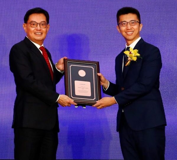 Congratulations to Assistant Professor Li Qianxiao for being awarded the Young Scientist Award!